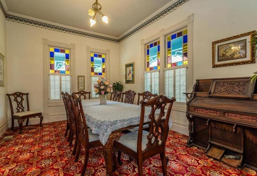 Bed and Breakfast Kaleidoscope Inn & Gardens