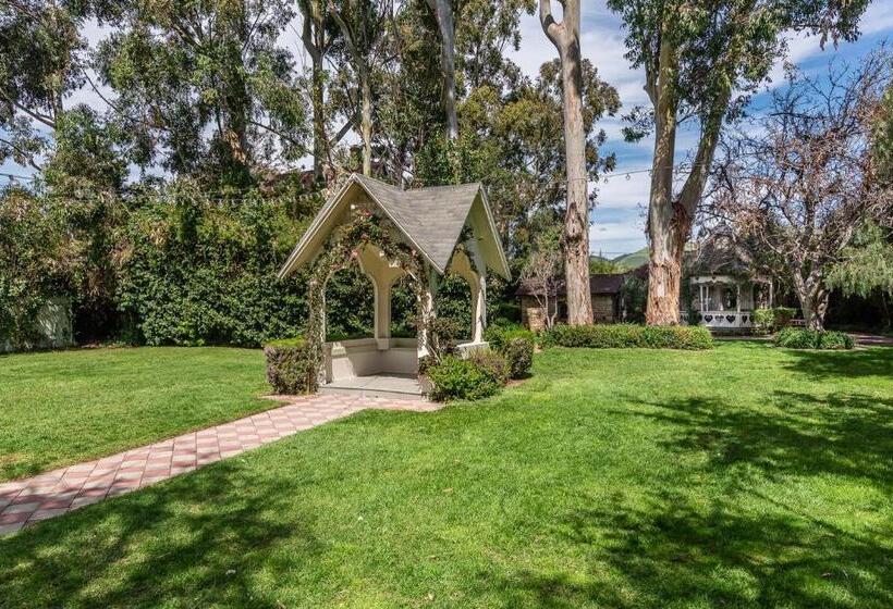 Bed and Breakfast Kaleidoscope Inn & Gardens