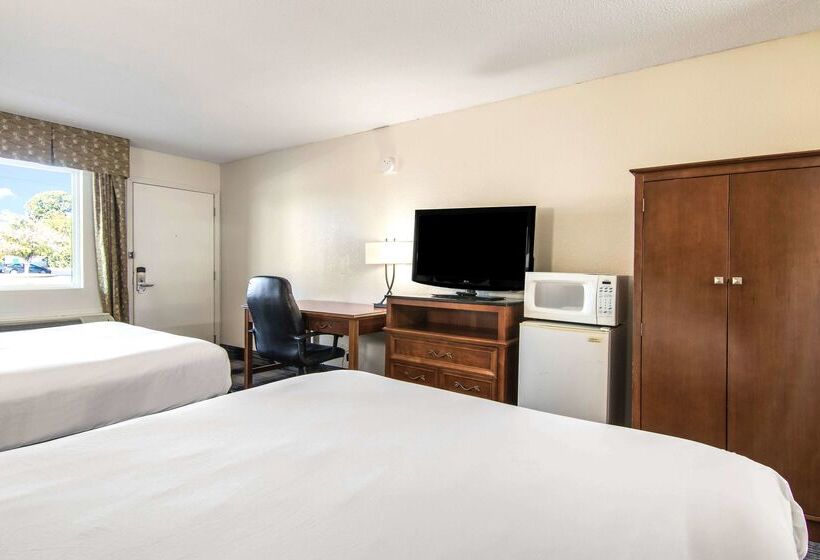 هتل Super 8 By Wyndham Perry Ga