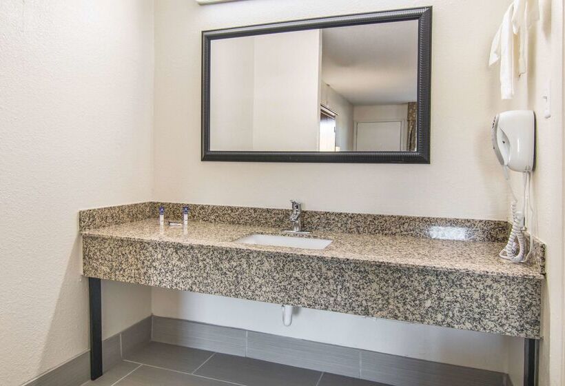 هتل Super 8 By Wyndham Perry Ga