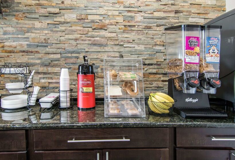 هتل Super 8 By Wyndham Perry Ga