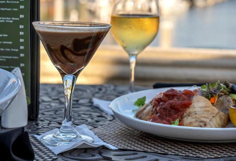 فندق Bayfront Inn 5th Avenue