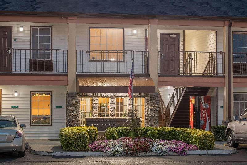 فندق Baymont By Wyndham Commerce Ga Near Tanger Outlets Mall