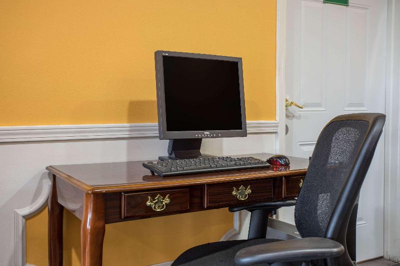 فندق Baymont By Wyndham Commerce Ga Near Tanger Outlets Mall