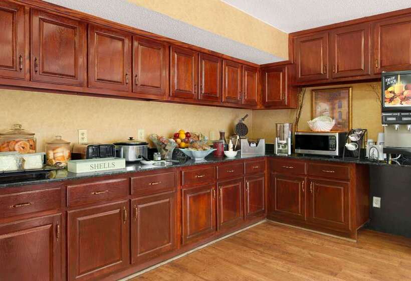 فندق Baymont By Wyndham Kingsland