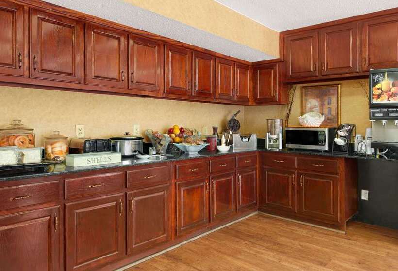 فندق Baymont By Wyndham Kingsland