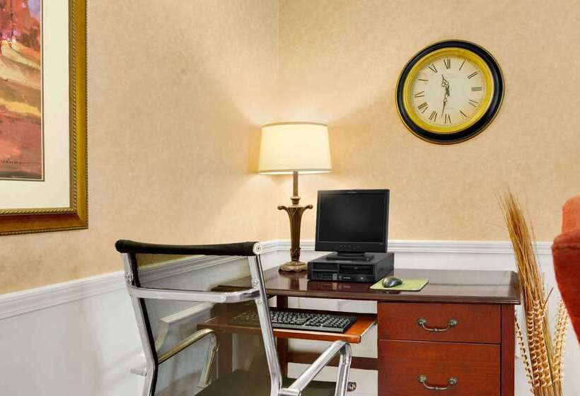 فندق Baymont By Wyndham Kingsland