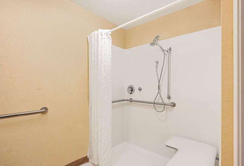 فندق Baymont By Wyndham Pearl