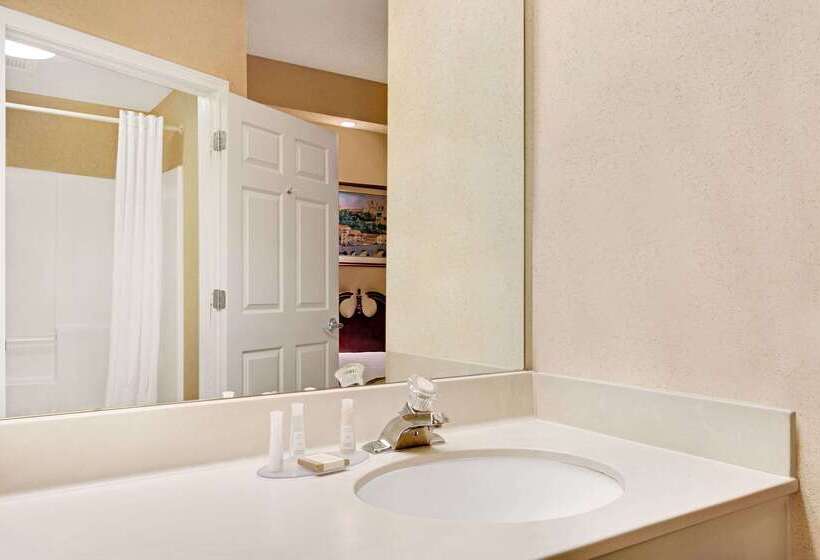 فندق Baymont By Wyndham Pearl