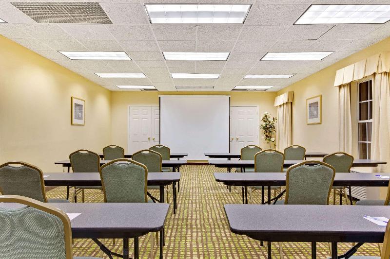 فندق Baymont By Wyndham Pearl