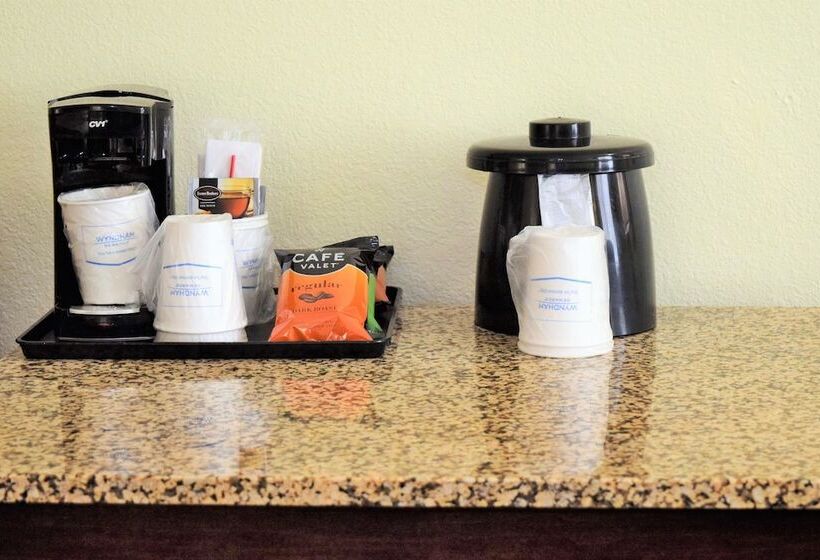 ホテル Baymont By Wyndham Pierre