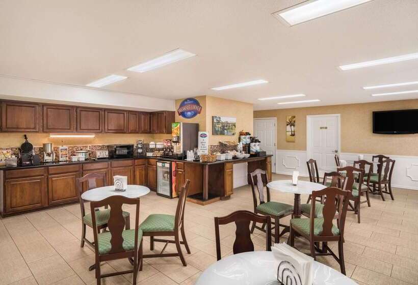 Отель Baymont By Wyndham Prattville Montgomery