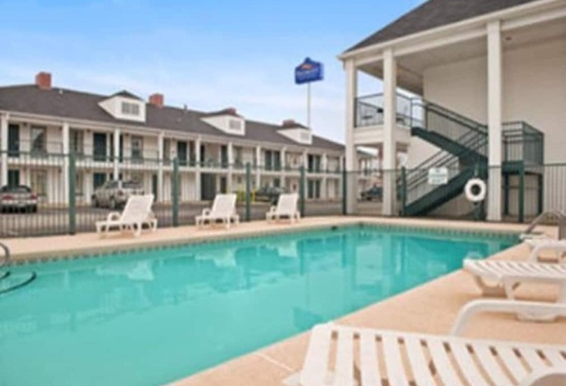 Отель Baymont By Wyndham Roanoke Rapids