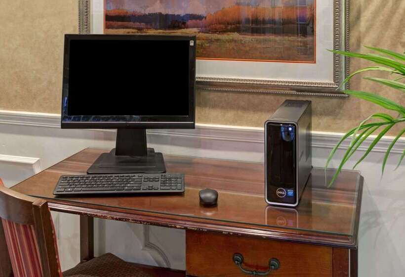 Отель Baymont By Wyndham Sanford