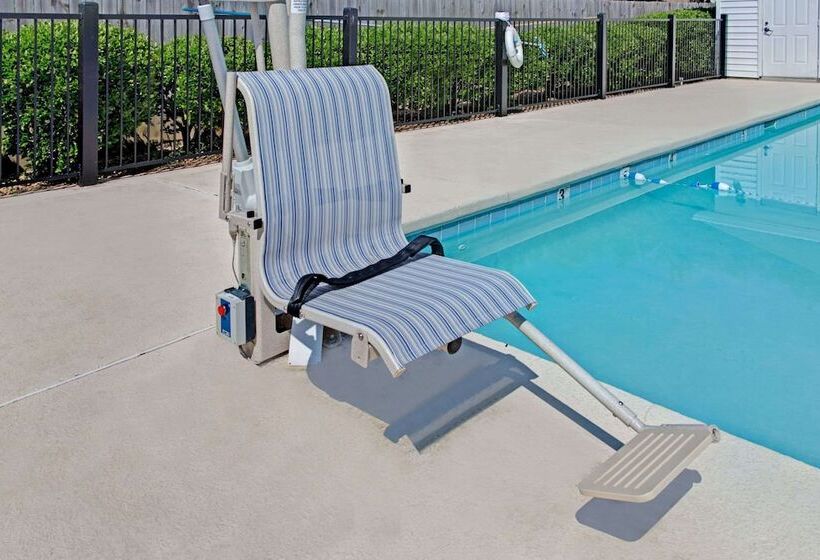 Отель Baymont By Wyndham Sanford