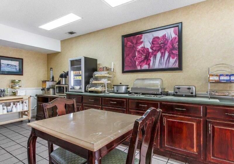 فندق Baymont By Wyndham Selma