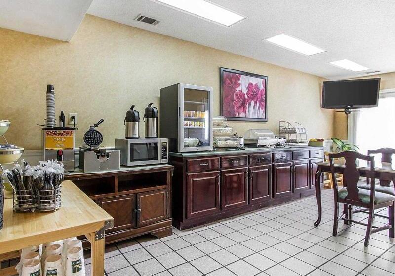 فندق Baymont By Wyndham Selma