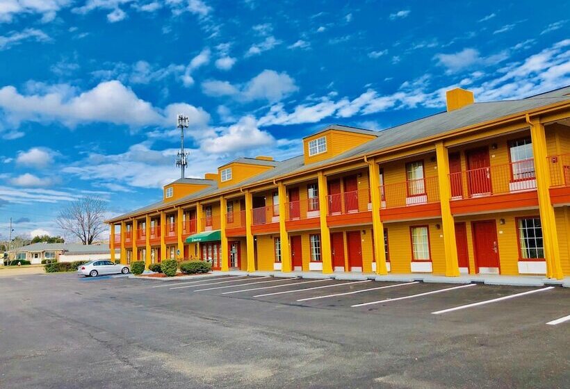 فندق Baymont By Wyndham Selma