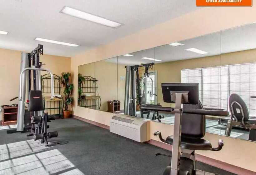 فندق Baymont By Wyndham Selma