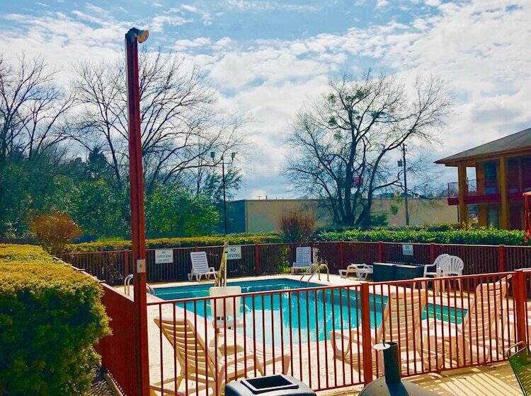 فندق Baymont By Wyndham Selma