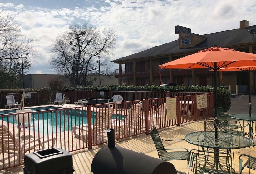 فندق Baymont By Wyndham Selma