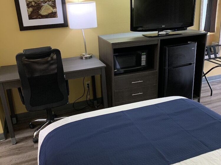 فندق Baymont By Wyndham Selma