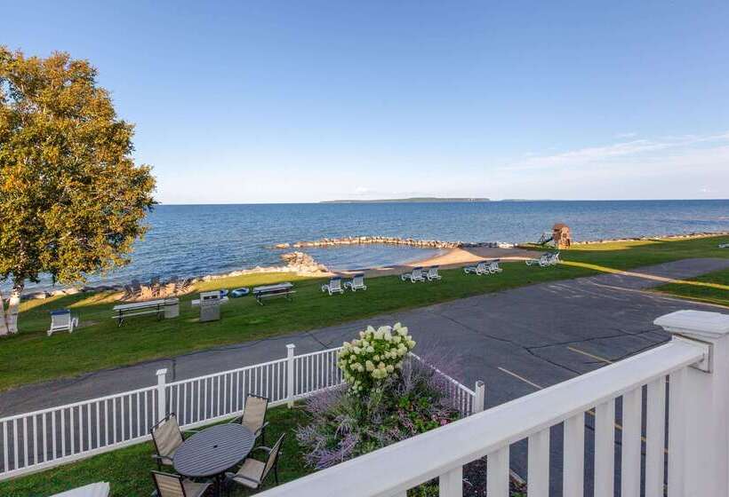 فندق Baymont By Wyndham St. Ignace Lakefront