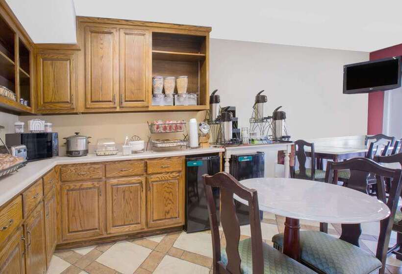 هتل Baymont By Wyndham Tuscaloosa