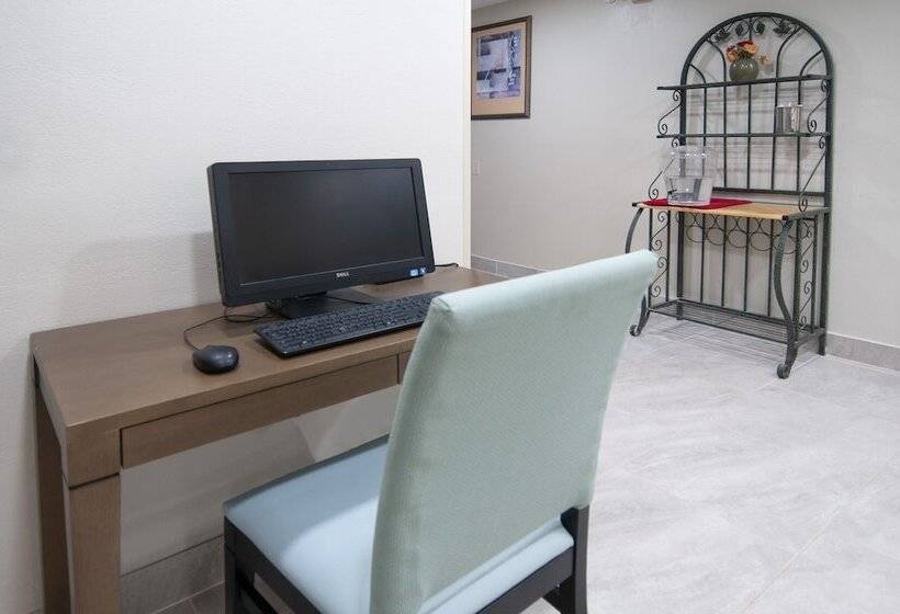 هتل Baymont By Wyndham Tuscaloosa