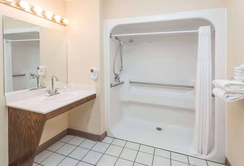 فندق Baymont By Wyndham Valdosta At Valdosta Mall