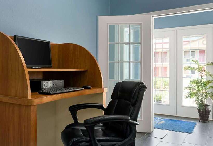 Отель Baymont By Wyndham Warner Robins