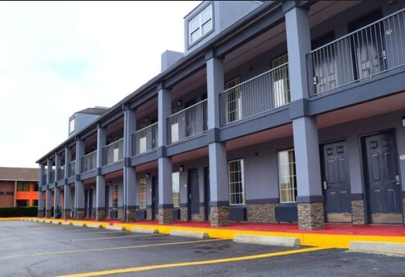 هتل Baymont By Wyndham Warner Robins