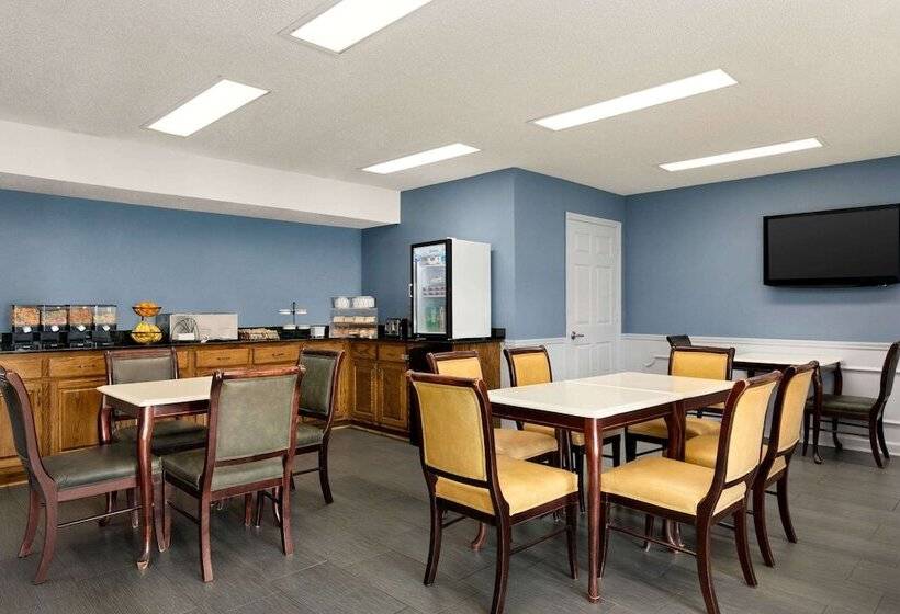 Отель Baymont By Wyndham Warner Robins