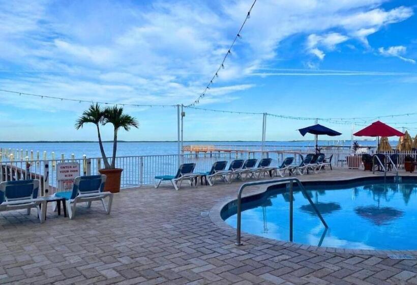 בית מלון כפרי Beso Del Sol Resort