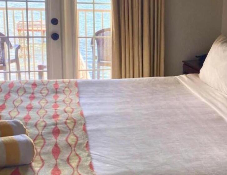 בית מלון כפרי Beso Del Sol Resort