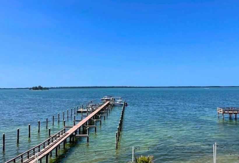 בית מלון כפרי Beso Del Sol Resort