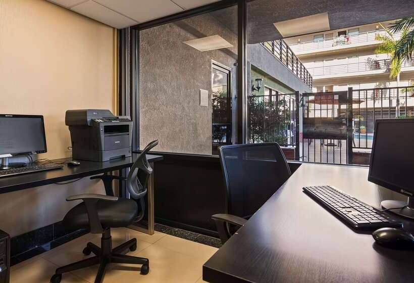 فندق Best Western Plus Irvine Spectrum