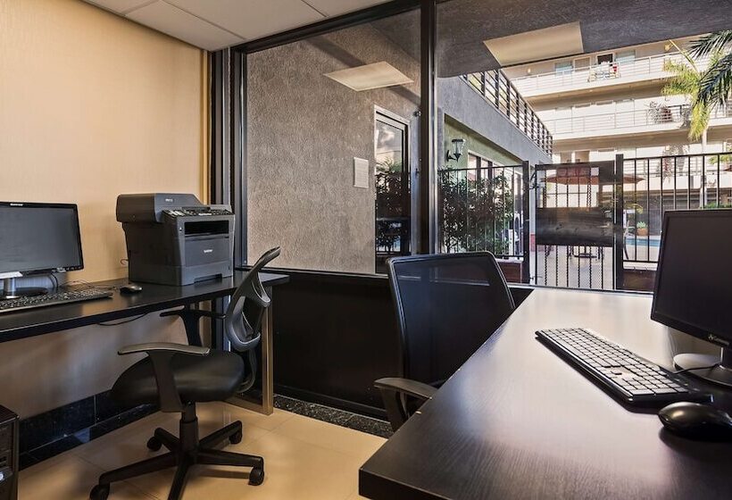 فندق Best Western Plus Irvine Spectrum