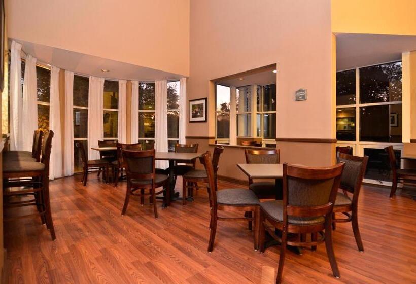 فندق Best Western Plus The Inn & Suites At The Falls