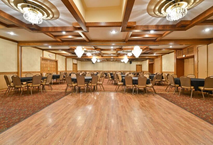 فندق Best Western Prairie Inn & Conference Center