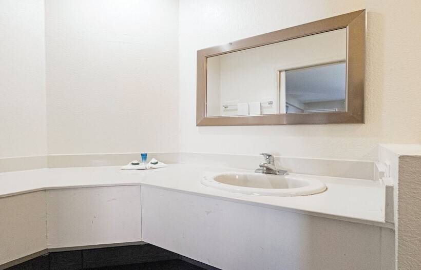 فندق Budget Inn And Suites Stockton Yosemite