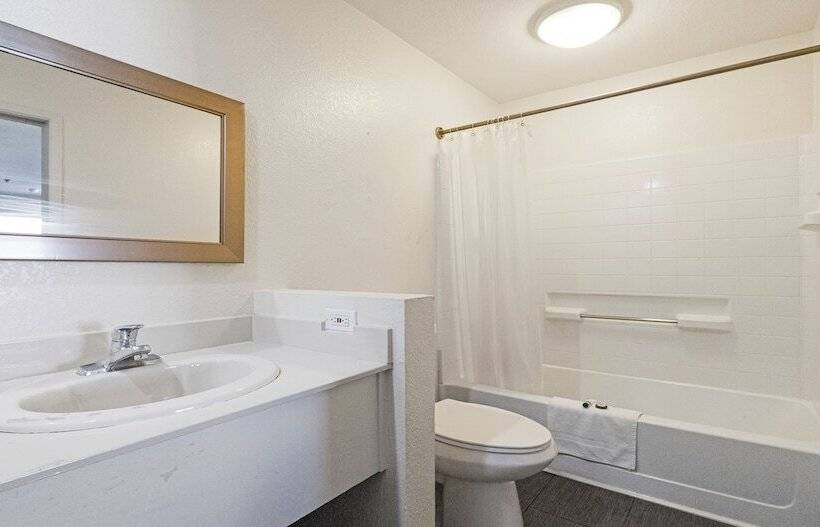 בית מלון כפרי Budget Inn And Suites Stockton Yosemite