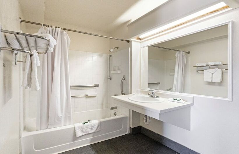 בית מלון כפרי Budget Inn And Suites Stockton Yosemite