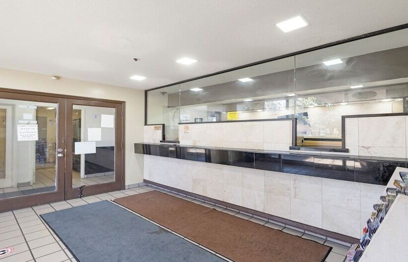 בית מלון כפרי Budget Inn And Suites Stockton Yosemite