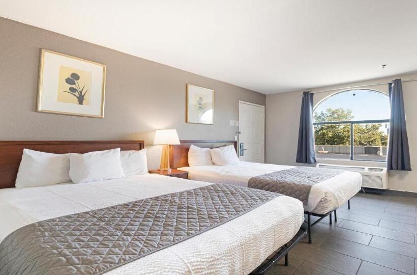 בית מלון כפרי Budget Inn And Suites Stockton Yosemite