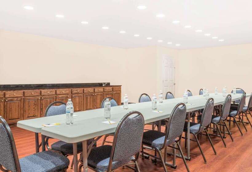 فندق Days Inn By Wyndham Americus