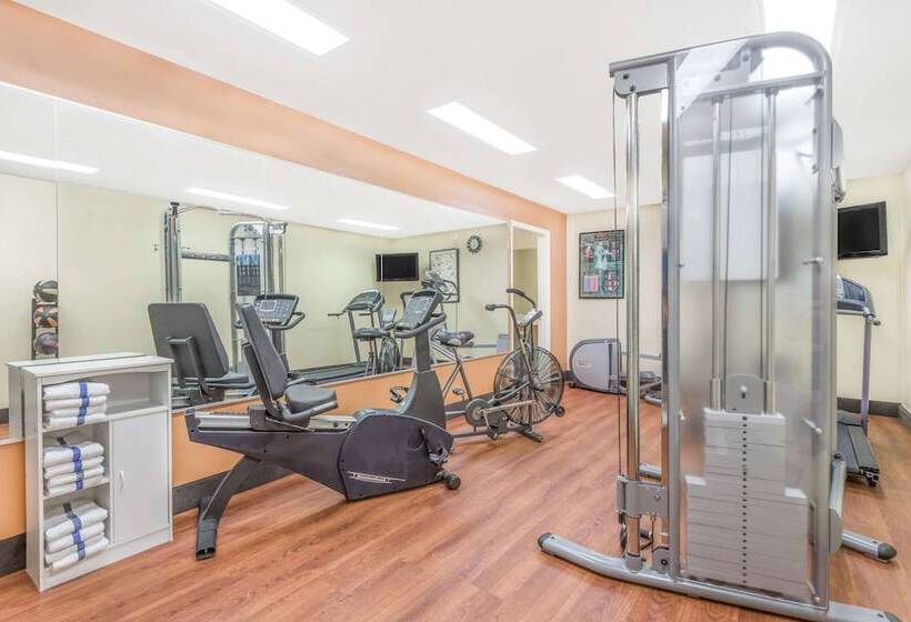 فندق Days Inn By Wyndham Americus