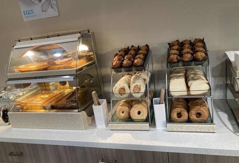 ホテル Days Inn By Wyndham Yosemite Area