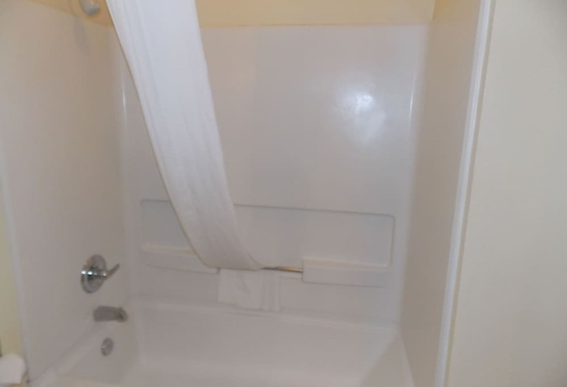 ホテル Decatur Inn & Suites