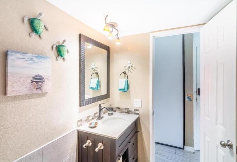 Отель Deluxe Kihei Kai Nani Maui Beach Condos